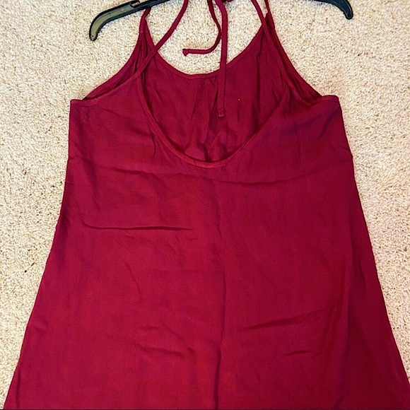 🆕🔥BRANDY MELVILLE SUPER CUTE BEAUTIFUL MAROON/BURGUNDY NECK TIE OPEN BACK MINI - Picture 6 of 6